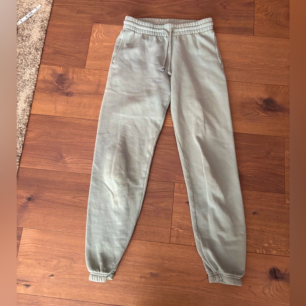 Aritzia Sweatpants - Picture 2 of 5